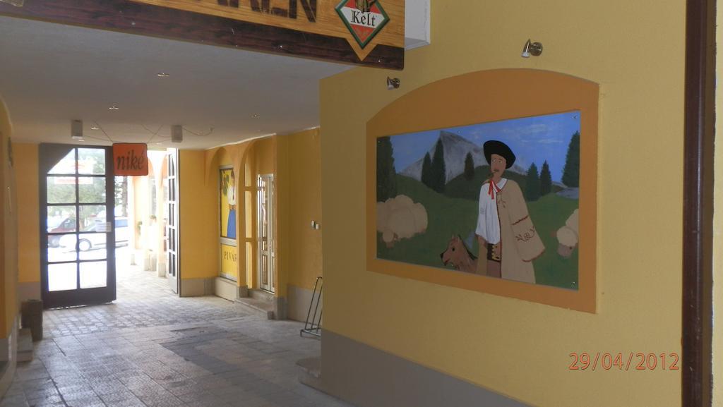 Penzion Marina Pri Slovenskej Restauracii Brezno Zimmer foto