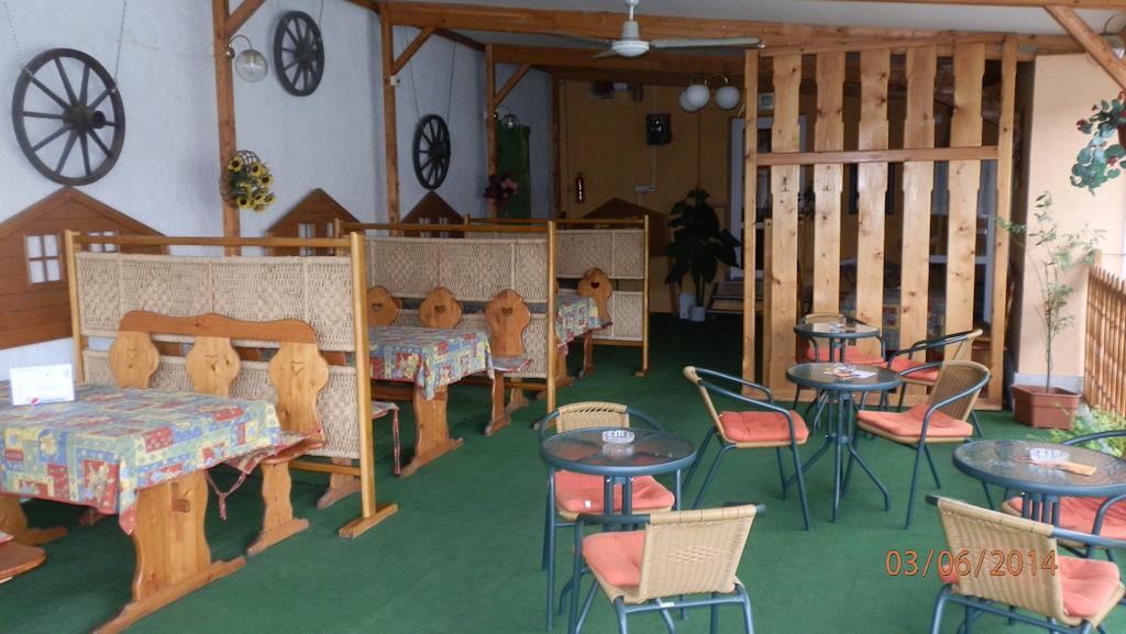 Penzion Marina Pri Slovenskej Restauracii Brezno Zimmer foto