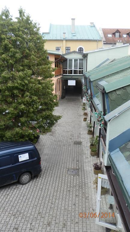 Penzion Marina Pri Slovenskej Restauracii Brezno Zimmer foto