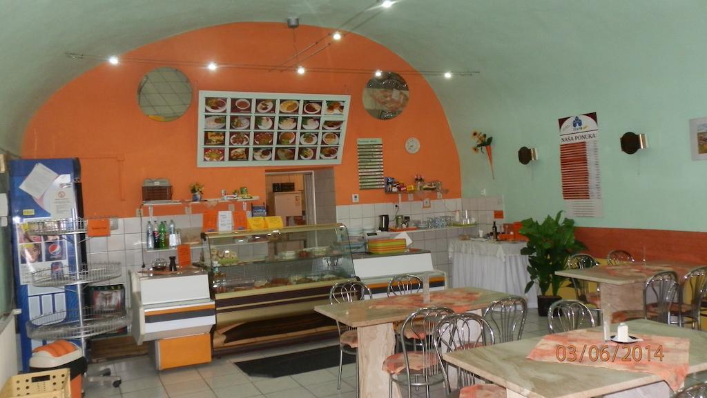 Penzion Marina Pri Slovenskej Restauracii Brezno Zimmer foto